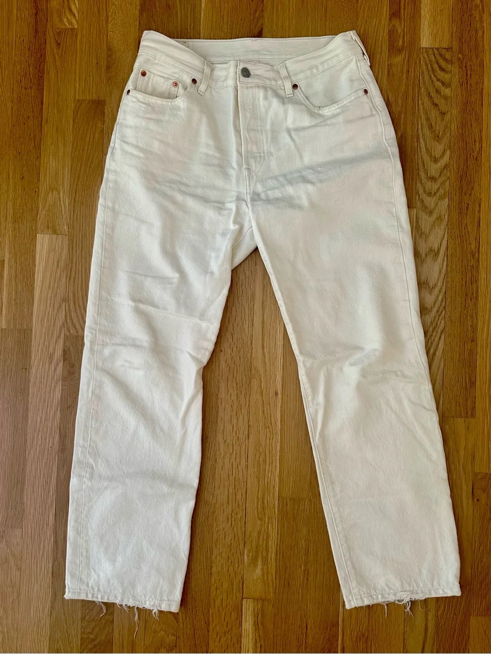 Levi's 501 ‘90s Jean in Ecru from Aritzia - Picture 3 of 4